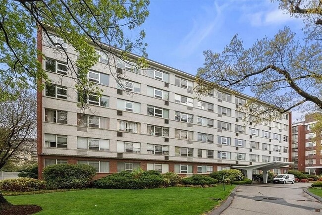 Building Photo - 10 Hammond Pond Pkwy