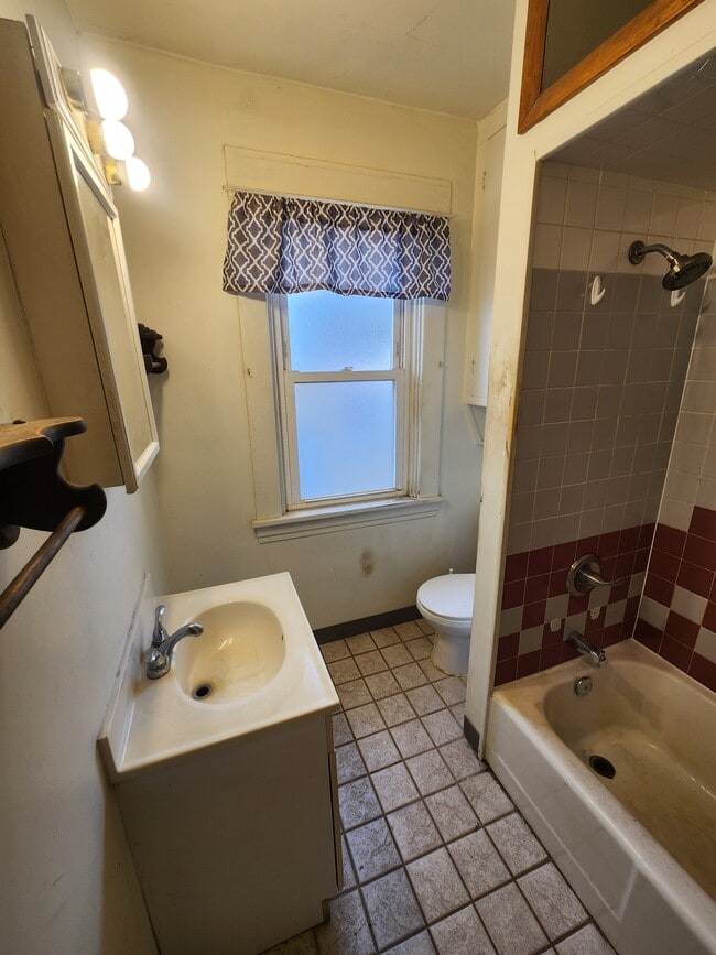 Baño - 427 1st St