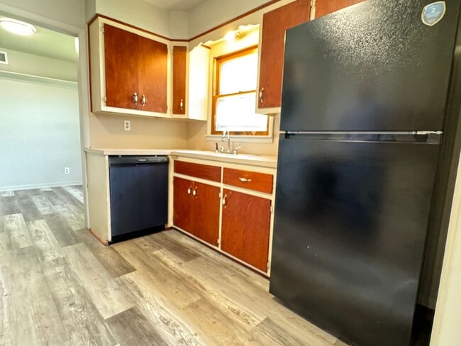 Foto del edificio - 3818 NW Lake Ave