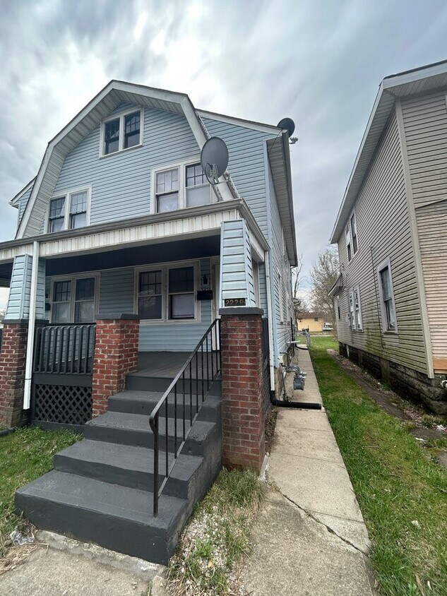 Primary Photo - 2229-2231-2231 E 5th Ave