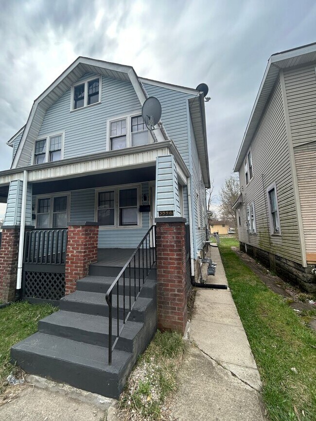 Building Photo - 2229-2231 E 5th Ave