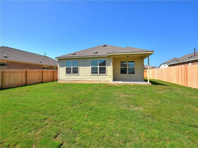 Foto del edificio - 21413 Wilmiller Ln