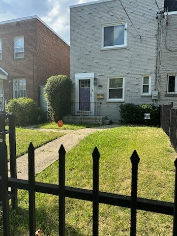 Primary Photo - 128 35th St NE