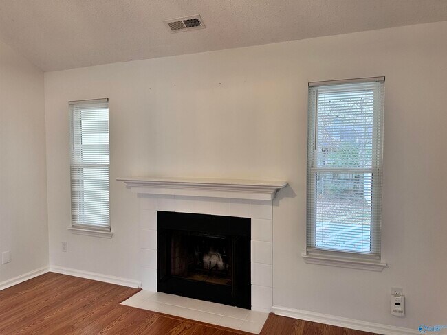 Foto del edificio - 13908 Creely Dr SW