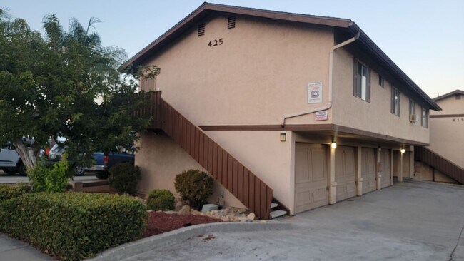 Foto del edificio - 425 Millar Ave