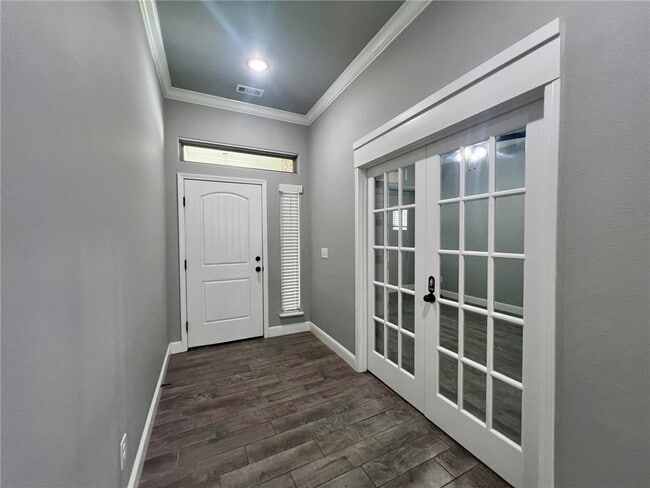 Building Photo - 2350 Cameo Ln