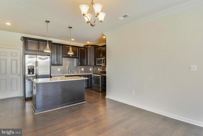 Foto del edificio - 43164 Wealdstone Terrace