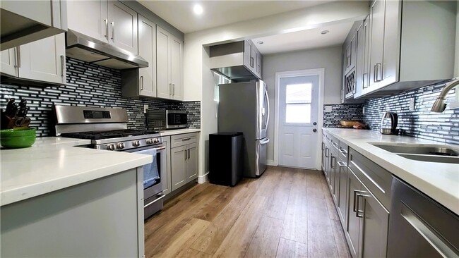 Building Photo - 2431 N Lamer St