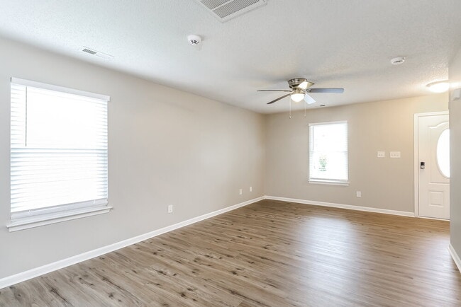 Building Photo - 1136 Ballina Way