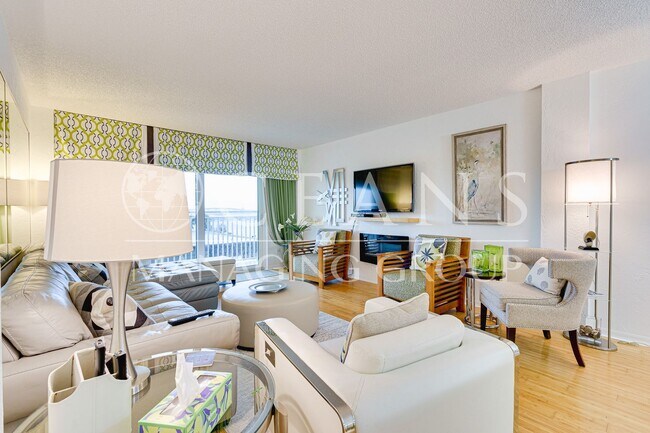 Foto del edificio - 2 bedrooms, 1 bath Condo located near the World's Most Famous Beach