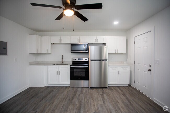 1HAB,1BA-660 ft² - 545740 US Hwy 1
