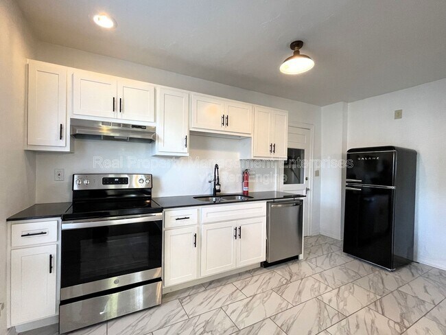 Foto del edificio - 735 NE 14th St