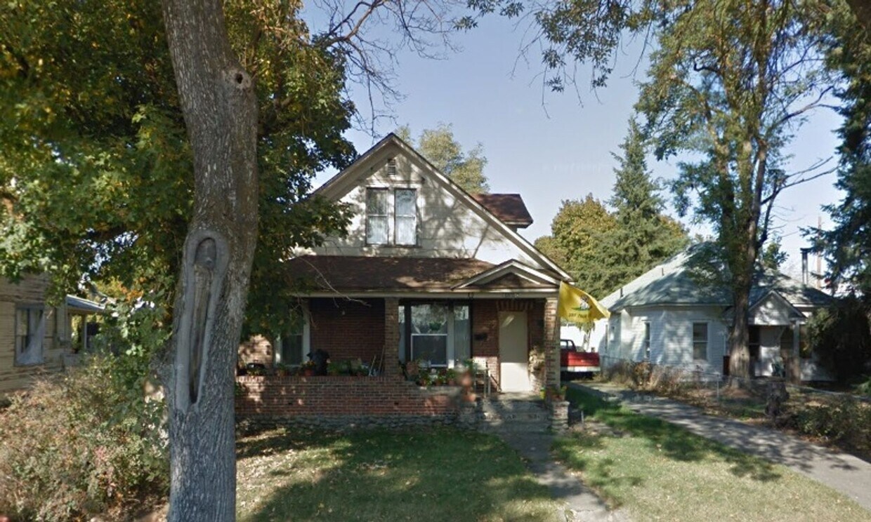 Foto principal - Charming Kendall yards area 3 BR/ 2 BA Cra...