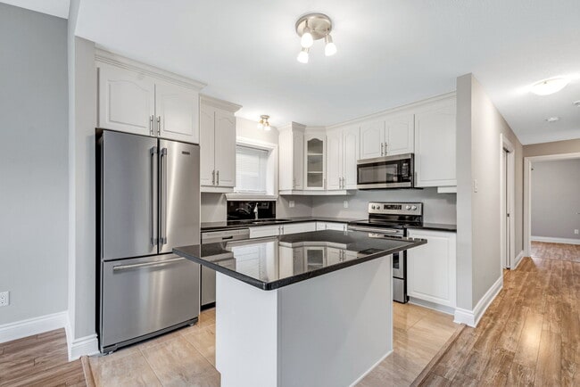 Photo du bâtiment - 296 Masters Ln.