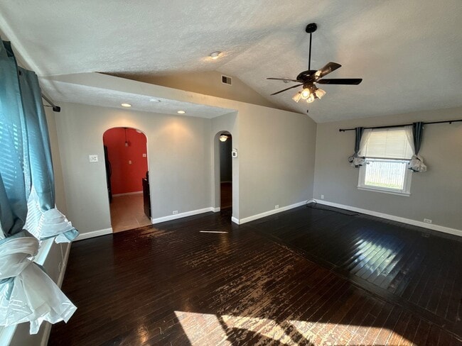 Building Photo - 1003 Morgan Dr