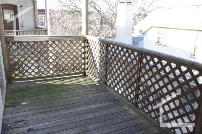 Foto del edificio - BU Brookline Area Spacious 5b/2b Large  Rooms, These don't last long  Hurry!