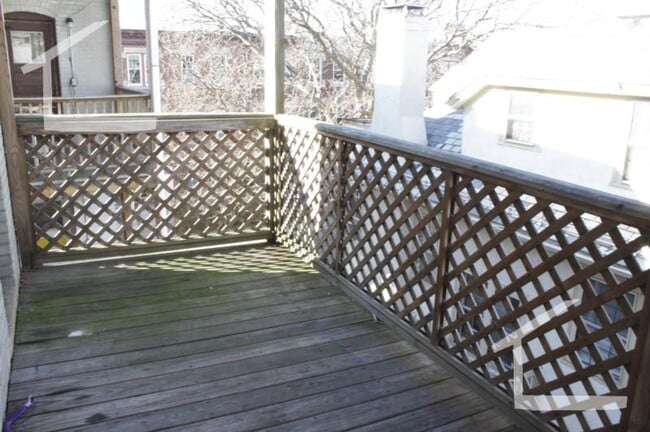 Building Photo - Charming 5 Bedroom-No Broker Fee