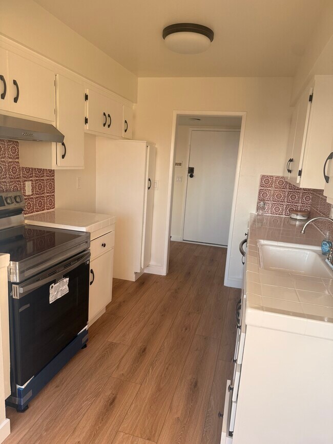 Foto del edificio - 770 W Imperial Ave