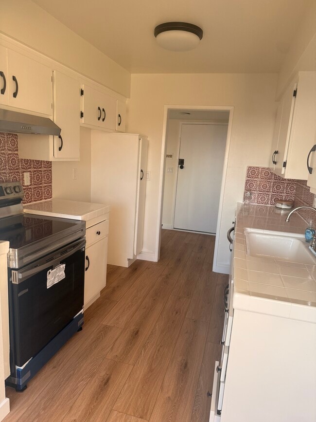 Building Photo - 770 W Imperial Ave