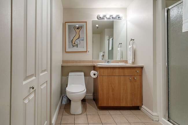 Building Photo - 116 marché atwater-SI ID1261775P