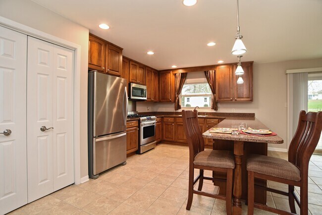 Foto del edificio - 5006 W Oakwood Dr