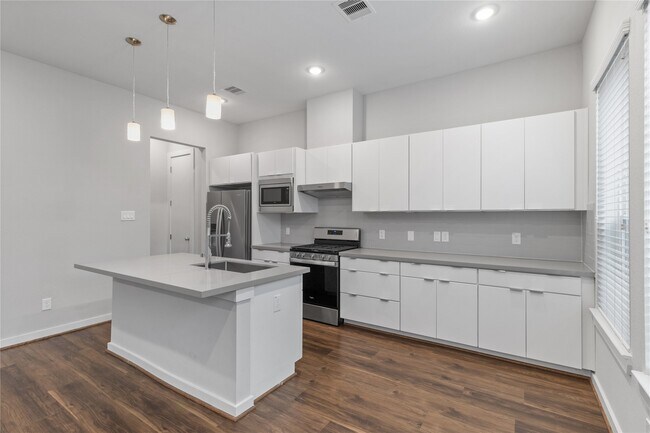 Foto del edificio - 604 Thornton Oaks Ln