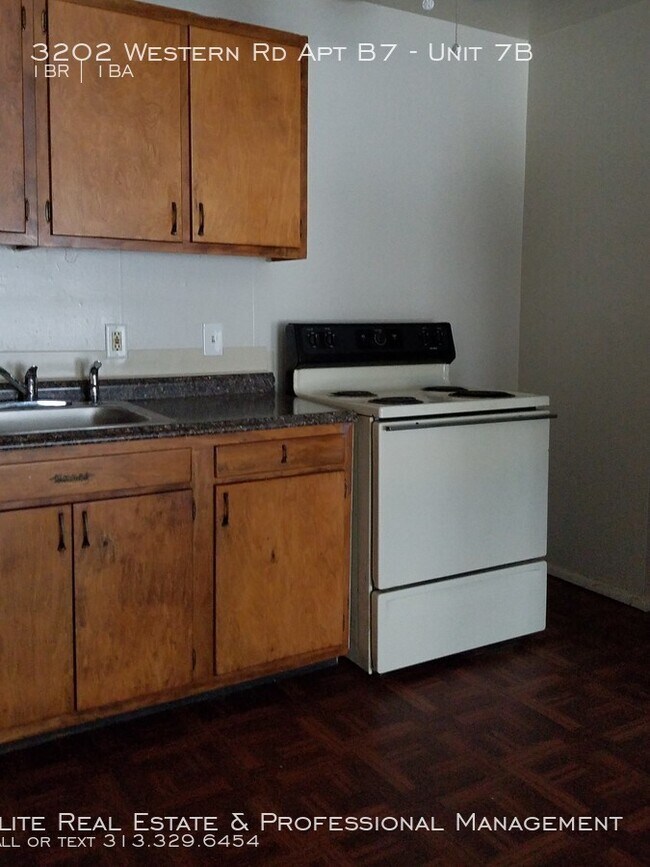 Building Photo - 1 Bedroom Apartment- Western Rd