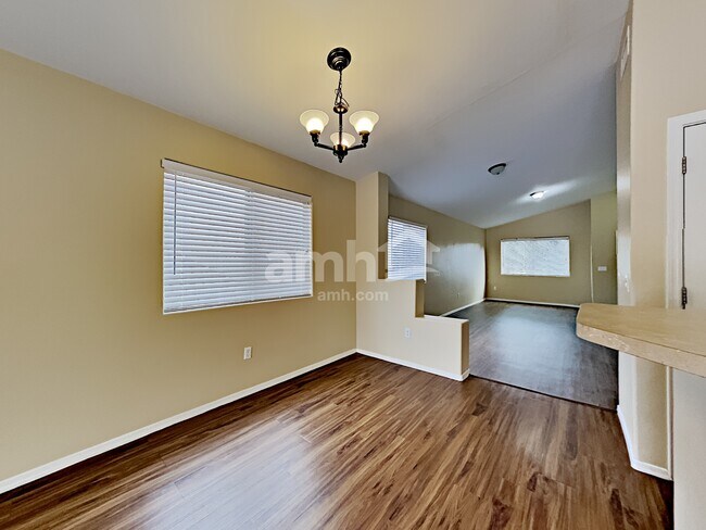 Foto del edificio - 4133 E Lushfield Dr
