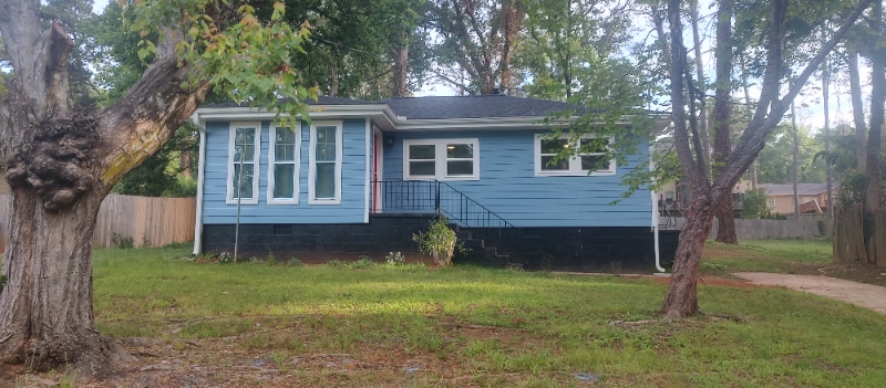 Primary Photo - 1368 Diamond Ave SE