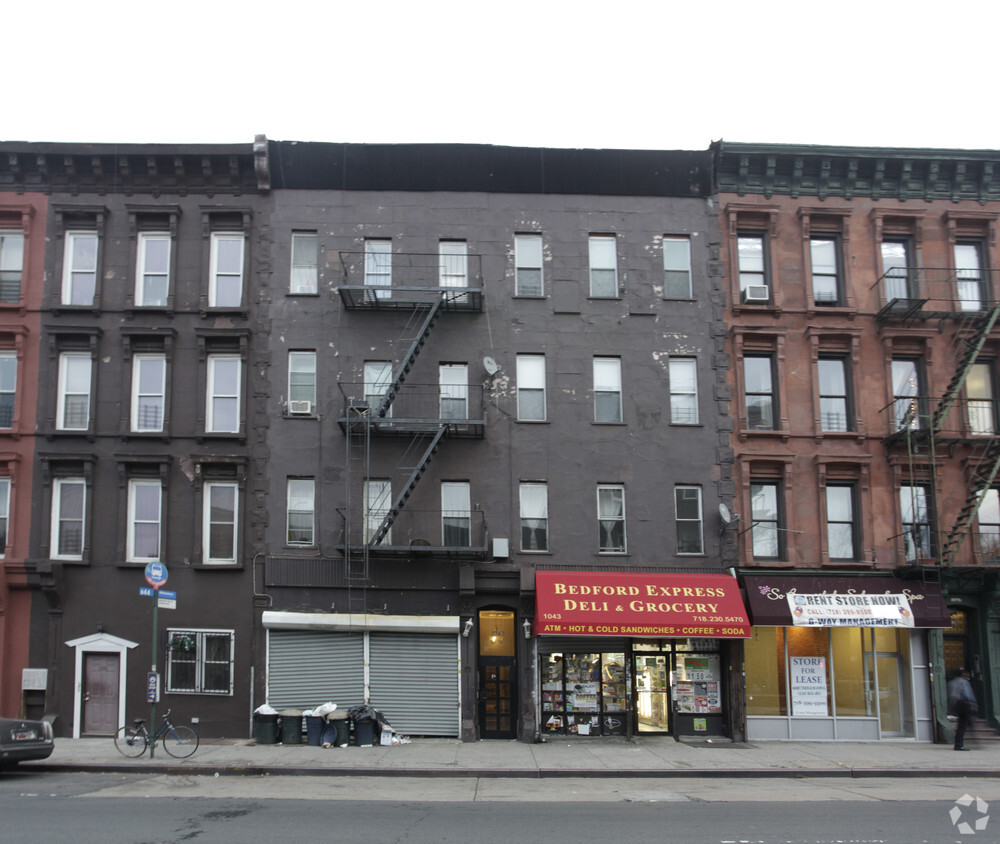 Foto principal - 1043-1049 Bedford Ave