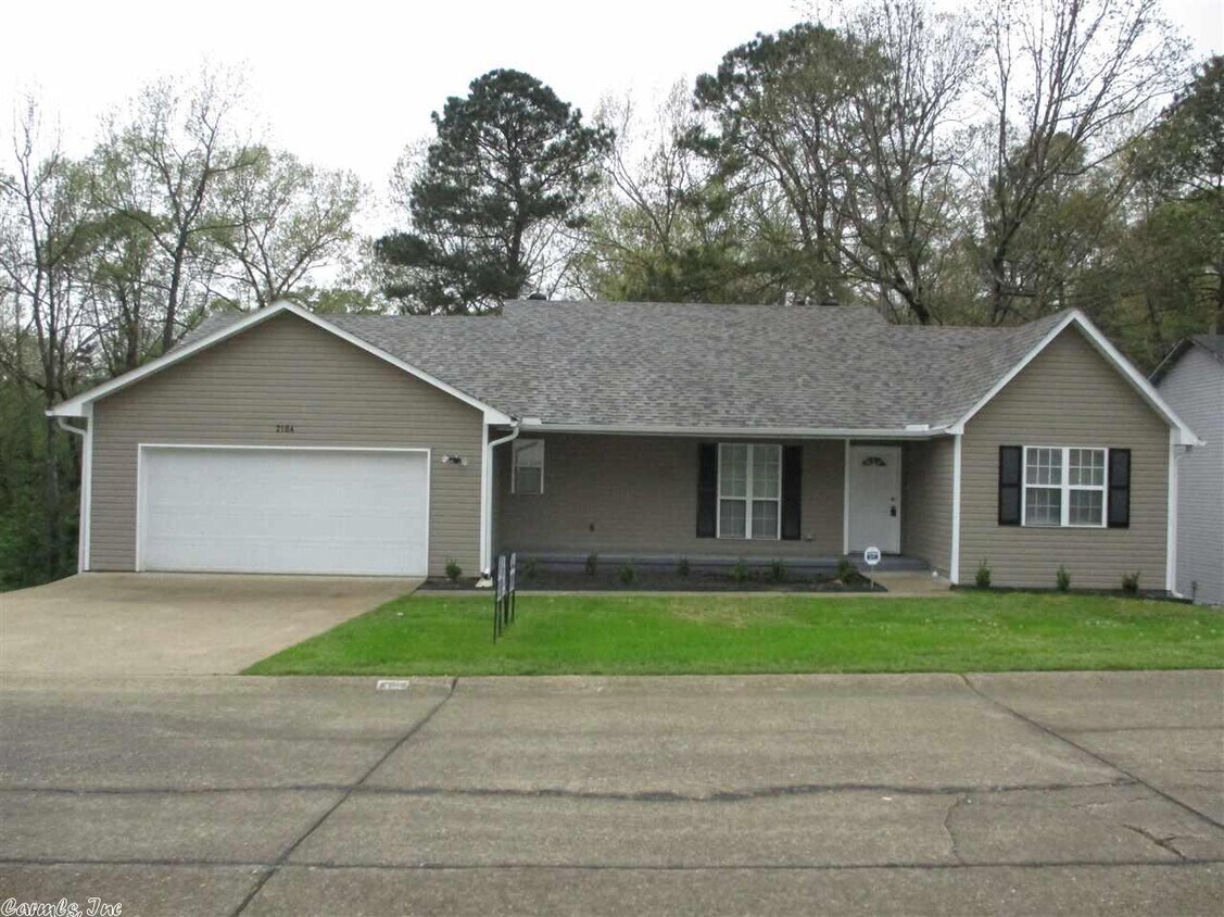 Primary Photo - 2104 Cherry Crossing
