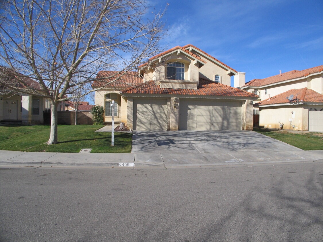44061 Sunview Ct, Lancaster, CA 93535 House Rental in Lancaster, CA