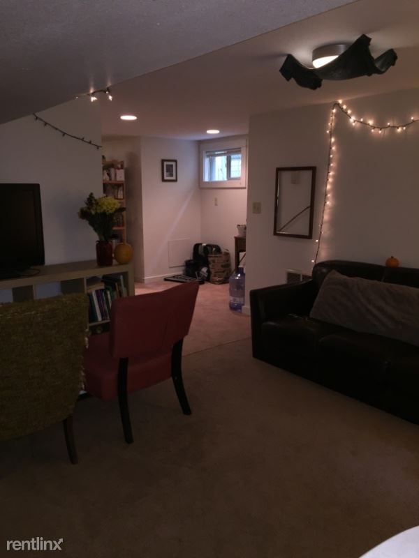 Building Photo - 2 br, 1 bath Apartment - 3551 SE Morrison St