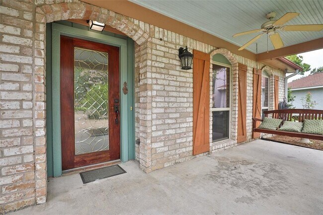 Building Photo - 2302 Briarport Dr