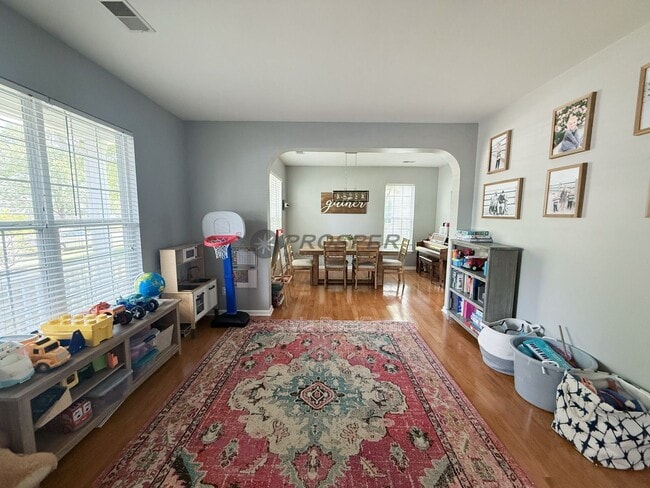 Photo - 833 Paran Oaks Dr House