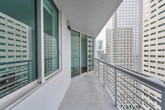 Building Photo - 325 S Biscayne Blvd