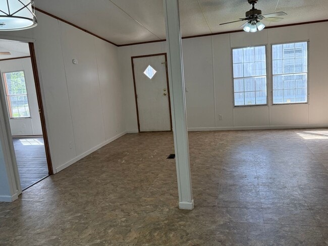 Building Photo - 4-Bedroom Home for Lease | Benton, LA 7100...