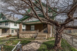 Building Photo - 912 E 31st St