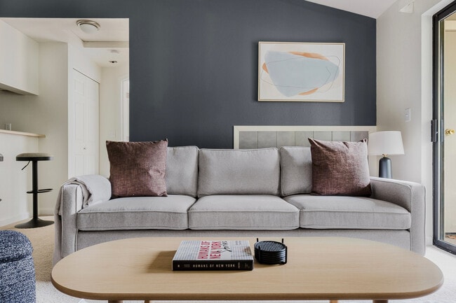 Building Photo - 15606 NE 40th St