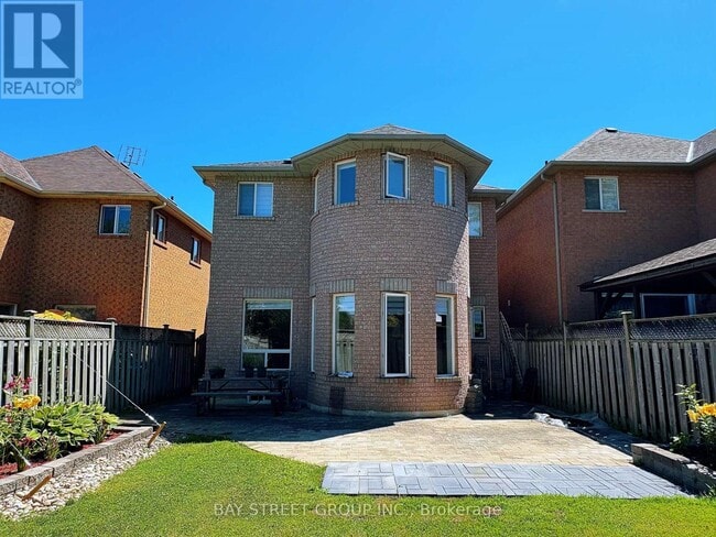 Photo du bâtiment - 98 Snowy Meadow Ave