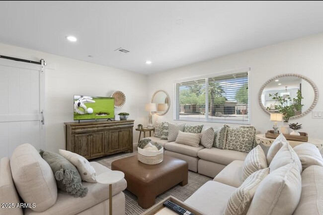 Foto del edificio - 7431 E Taylor St