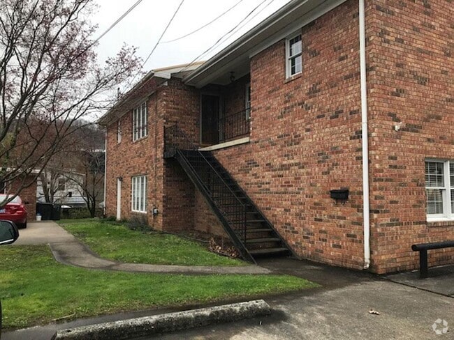 Building Photo - 157 Hibbard St