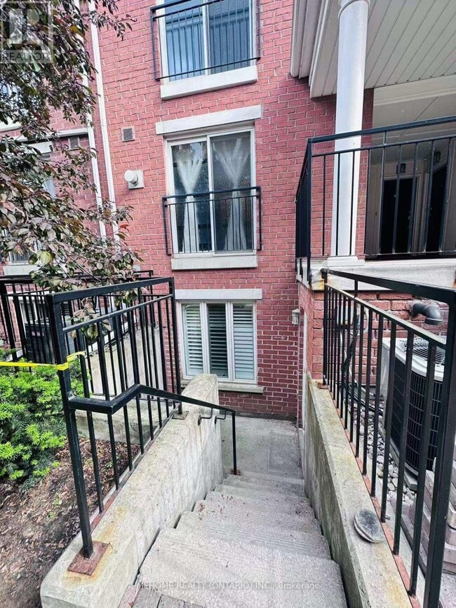 Building Photo - 20-1120 Laidlaw St
