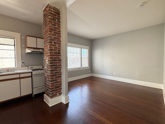 Foto del edificio - 2129 B St