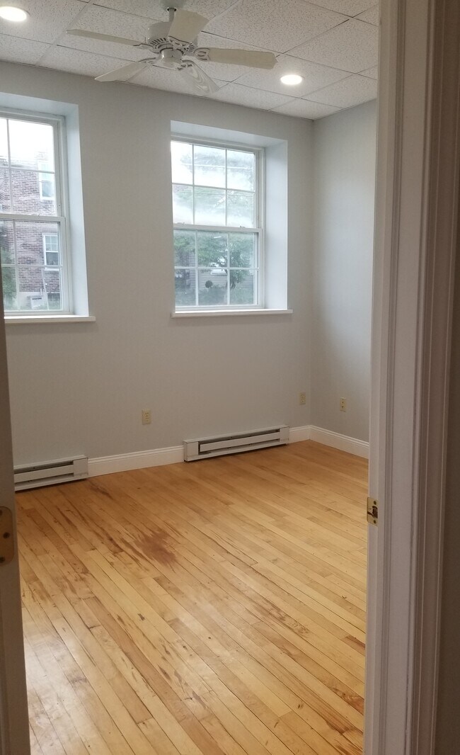 Foto del edificio - 71 N 8th St