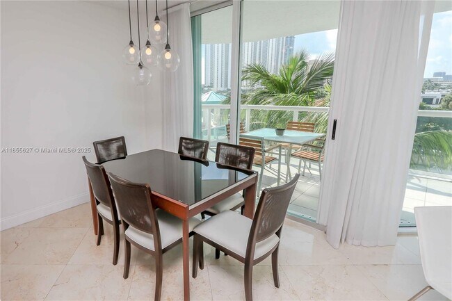 Foto del edificio - 16500 Collins Ave