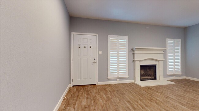 Foto del edificio - 2984 Holly Hall St