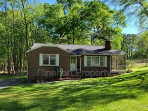 Building Photo - 3016 Hilton Rd