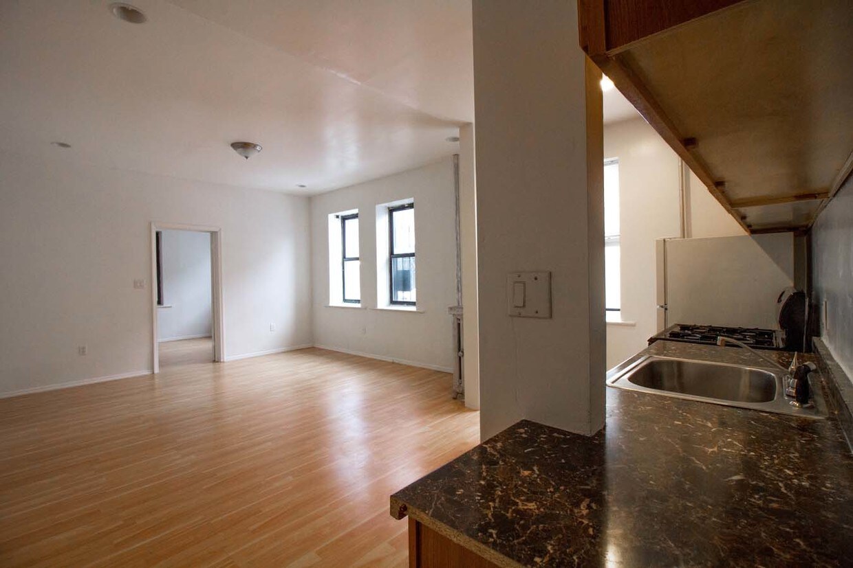 Foto principal - 560 Lincoln Pl