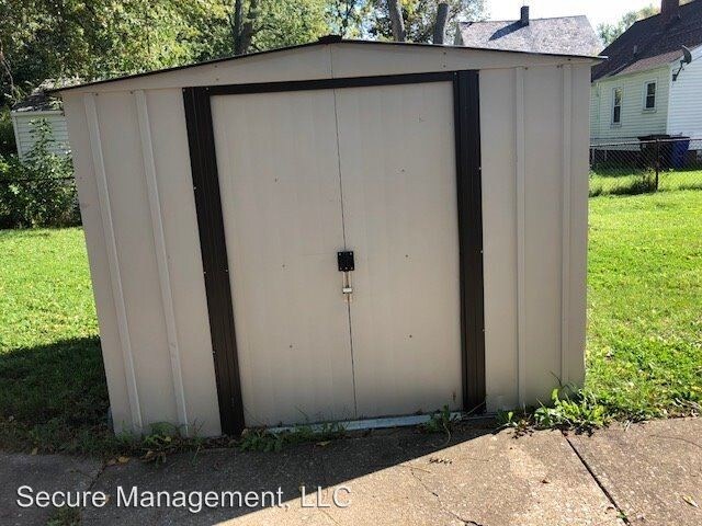Building Photo - 3 br, 1 bath House - 11942 Kirton Avenue